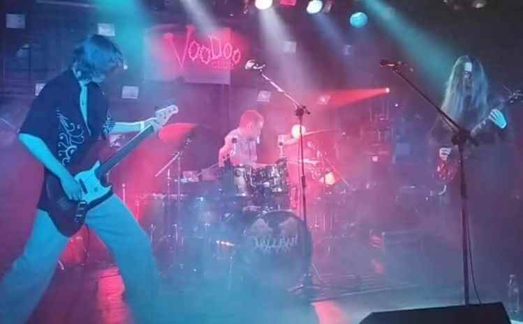 Photo of the band members of Mistral